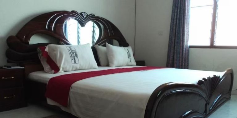 Kwamo Executive Lodge