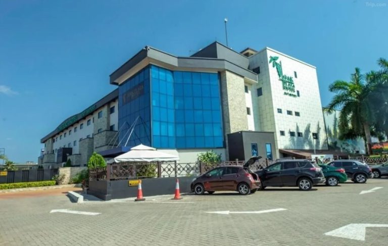 Oak Plaza Hotel, East Airport