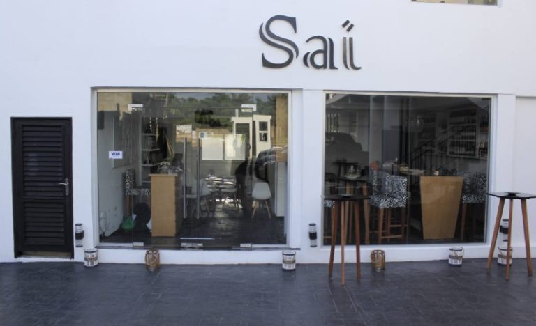 Sai Wine & Champagne Café