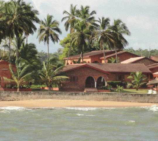 Coconut Grove Beach Resort