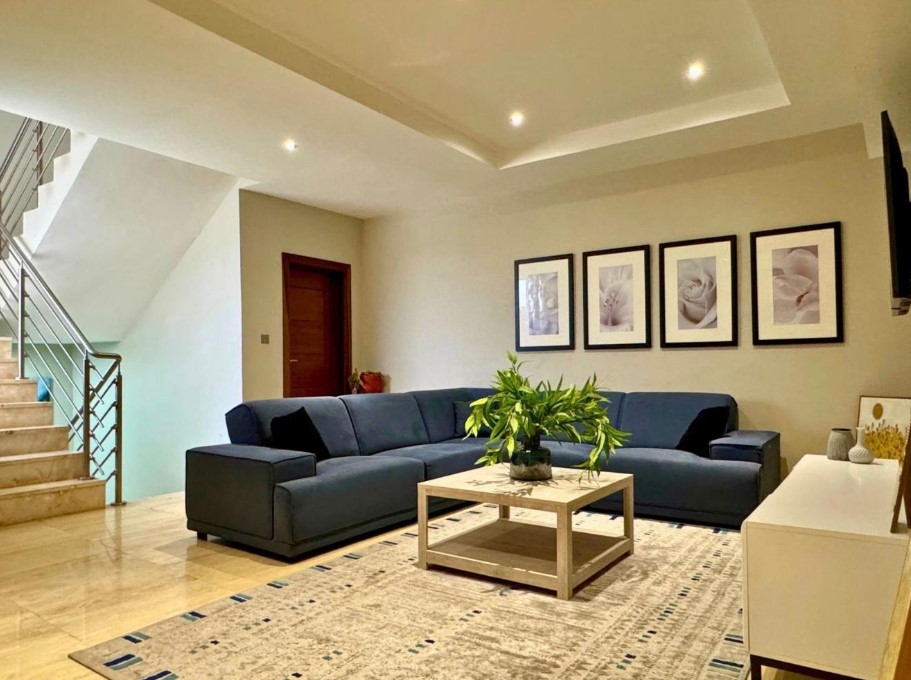 3 Bed Airport Residential; 3 bed room townhouse, large open plan spaces and rooms