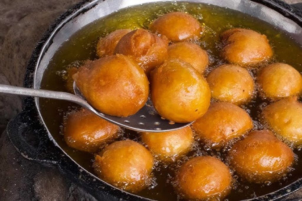 Bofrot vs. Puff Puff: End the Ghanaian Doughnut Debate!